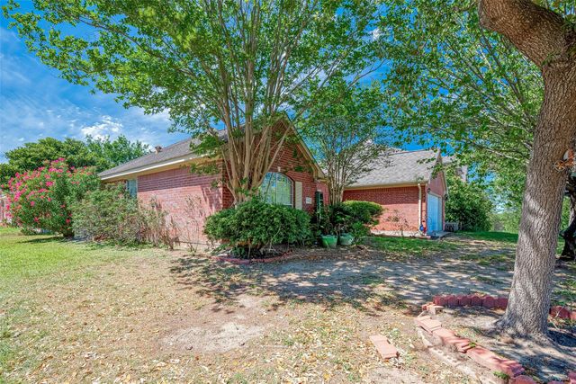 8918 Rustling Leaves Road, Houston, TX 77083