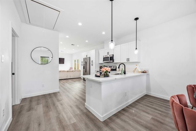 8614 Peachtree Street A, Houston, TX 77016