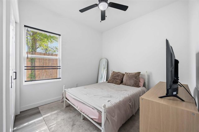 8614 Peachtree Street A, Houston, TX 77016