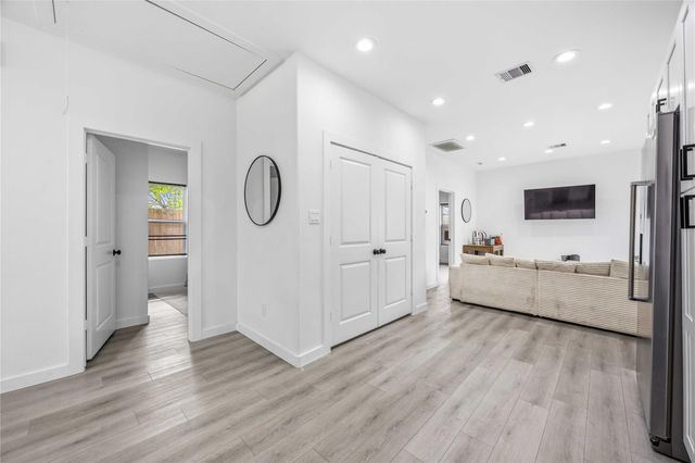 8614 Peachtree Street A, Houston, TX 77016