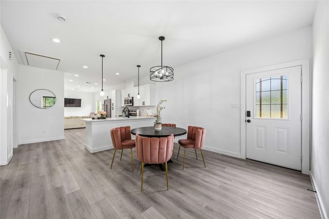 8614 Peachtree Street A, Houston, TX 77016