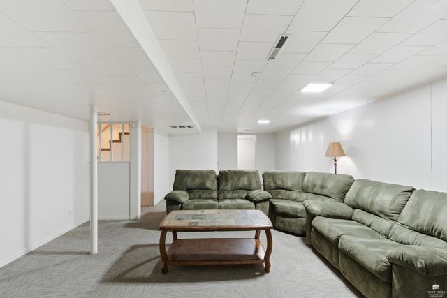 1828 Cassell Road, Manhattan, KS 66502