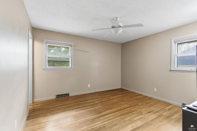 1828 Cassell Road, Manhattan, KS 66502