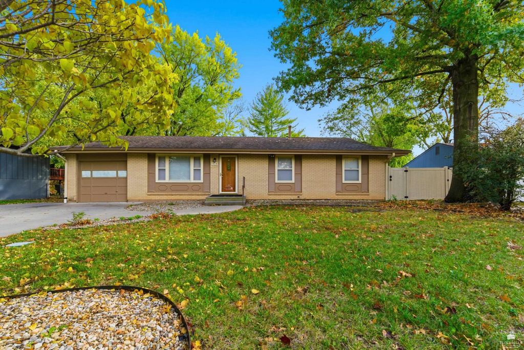 1828 Cassell Road, Manhattan, KS 66502
