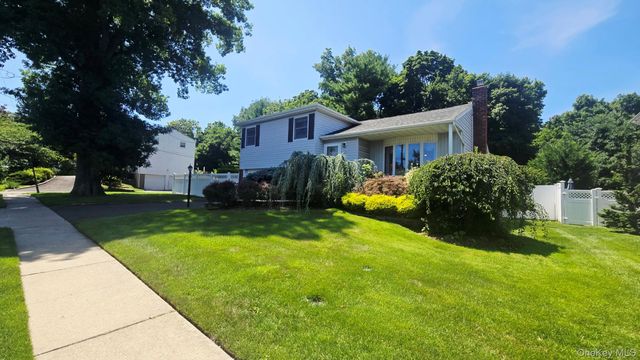 27 Humphrey Drive, Syosset, NY 11791