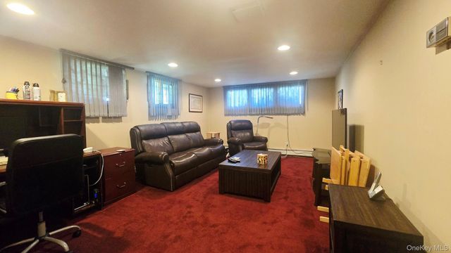 27 Humphrey Drive, Syosset, NY 11791