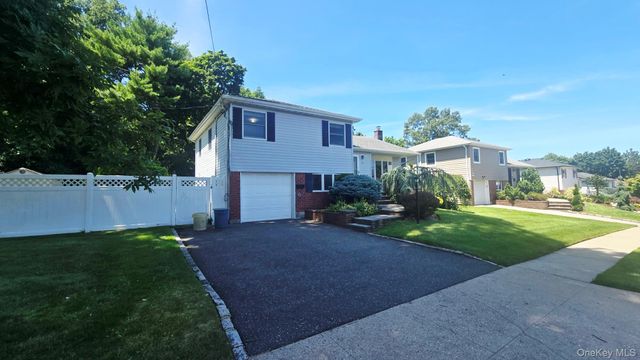27 Humphrey Drive, Syosset, NY 11791