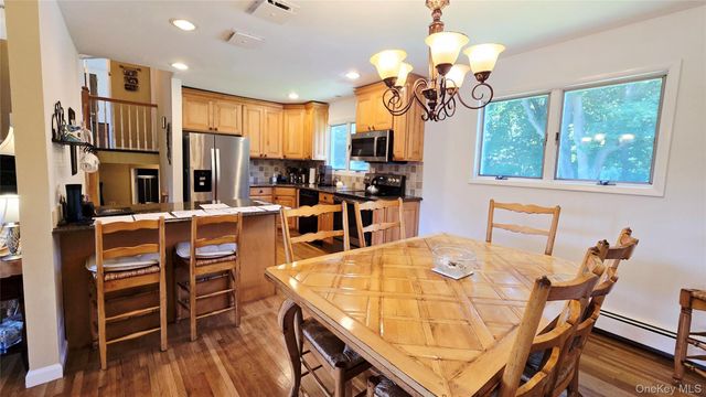 27 Humphrey Drive, Syosset, NY 11791