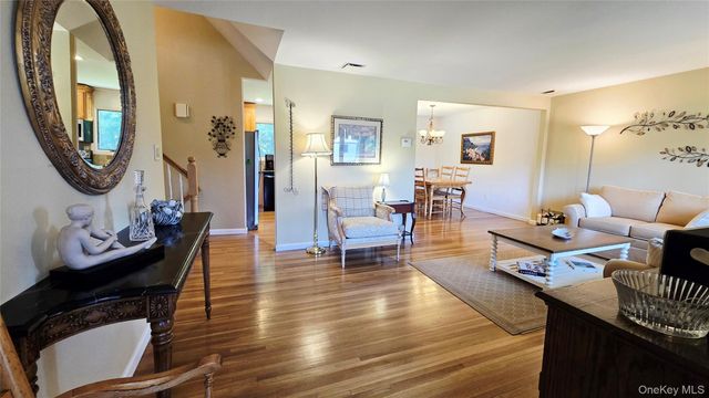 27 Humphrey Drive, Syosset, NY 11791