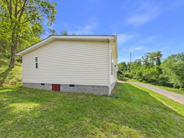 23 Northslope Drive, Milton, WV 25541