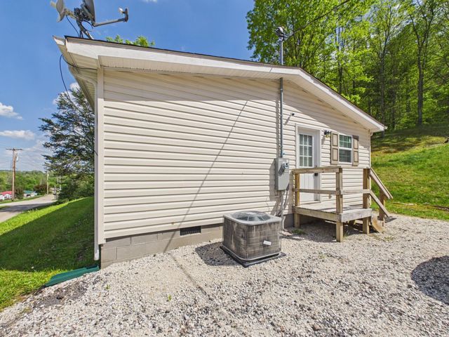 23 Northslope Drive, Milton, WV 25541