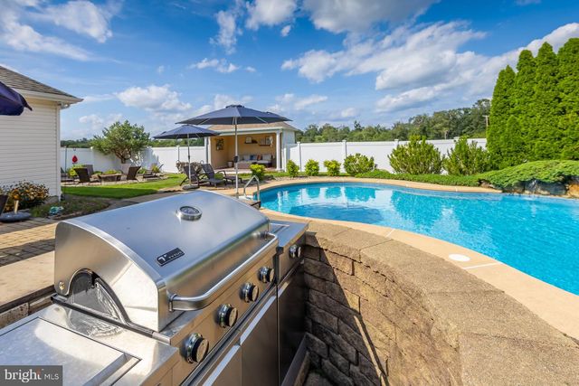 4530 GENOA AVE, Vineland, NJ 08361