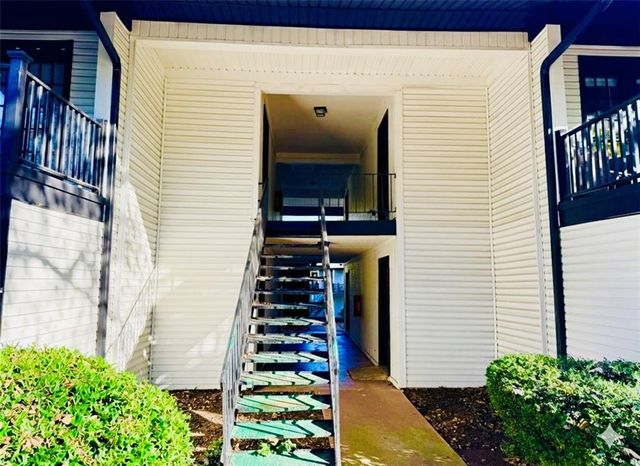 3595 Woodbriar Circle N, Tucker, GA 30084