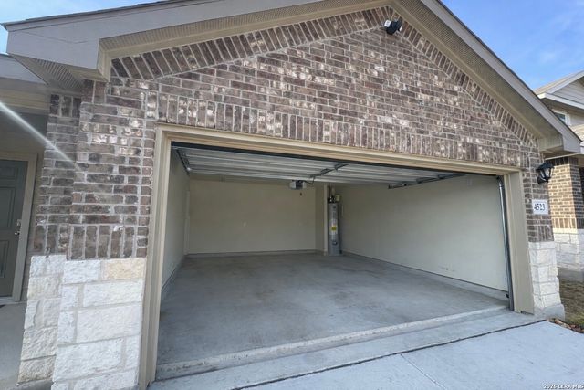 4523 BONTEBOK DR, Converse, TX 78109