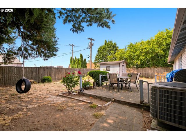 602 N DOLASH Ct, Newberg, OR 97132