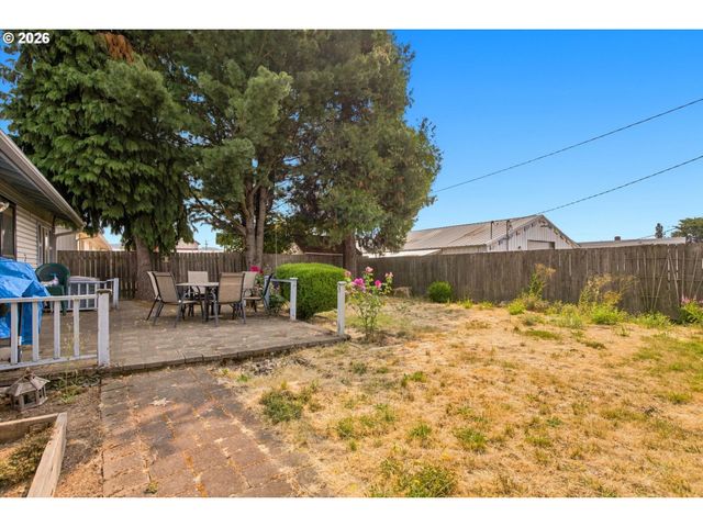 602 N DOLASH Ct, Newberg, OR 97132