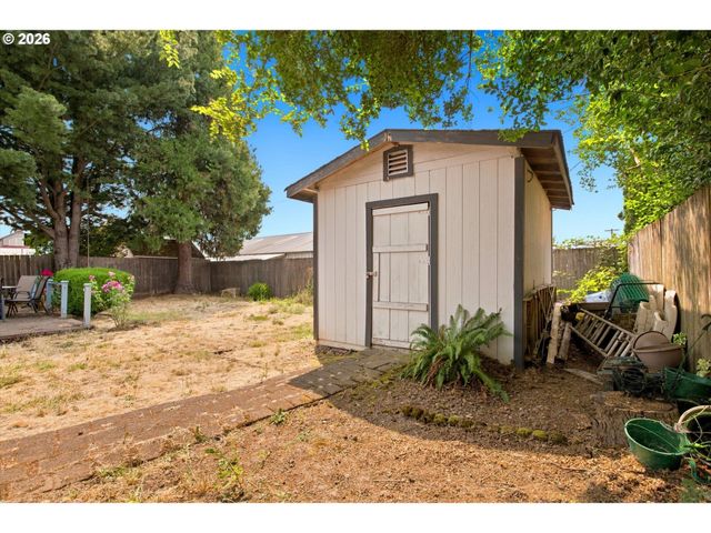 602 N DOLASH Ct, Newberg, OR 97132