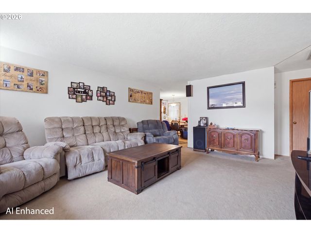 602 N DOLASH Ct, Newberg, OR 97132
