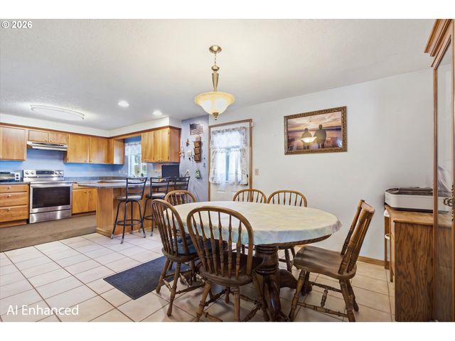 602 N DOLASH Ct, Newberg, OR 97132