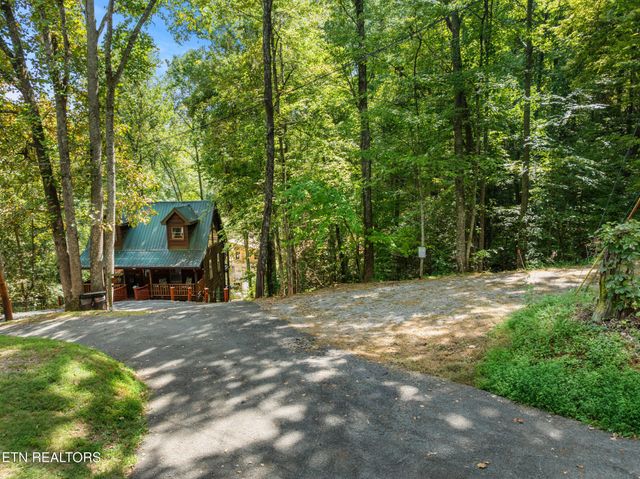 2404 Balsam Circle, Sevierville, TN 37876