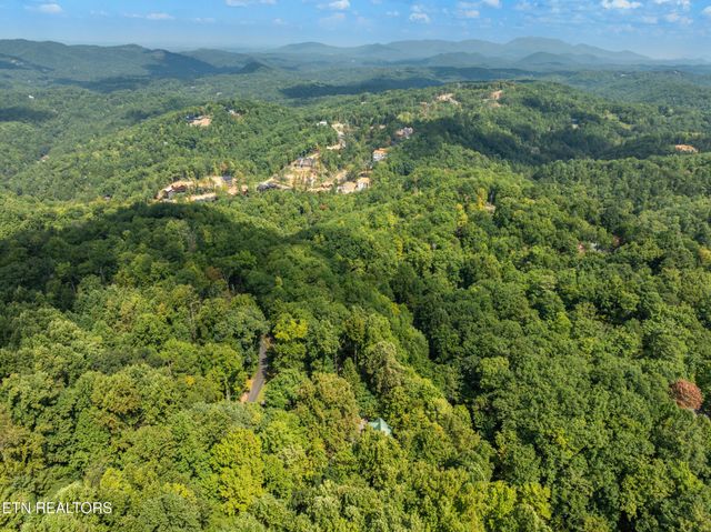 2404 Balsam Circle, Sevierville, TN 37876