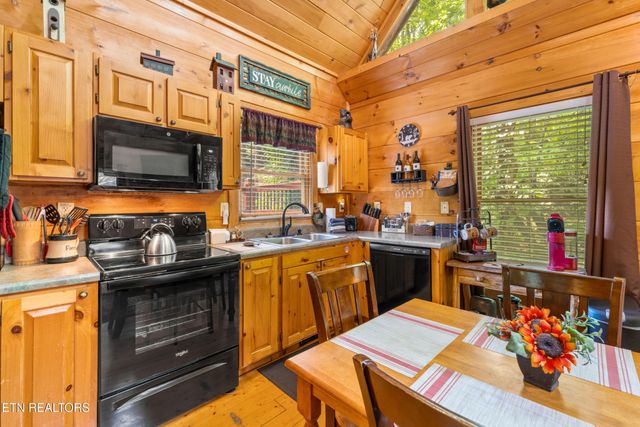2404 Balsam Circle, Sevierville, TN 37876