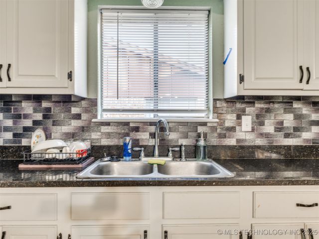 2403 S 124th East Avenue, Tulsa, OK 74129