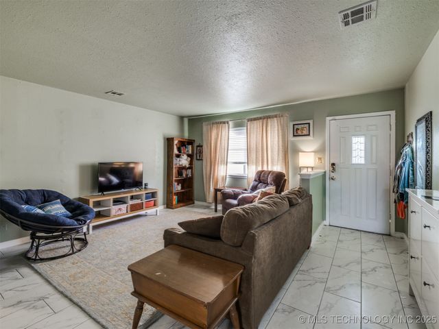 2403 S 124th East Avenue, Tulsa, OK 74129