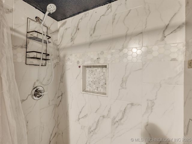 2403 S 124th East Avenue, Tulsa, OK 74129