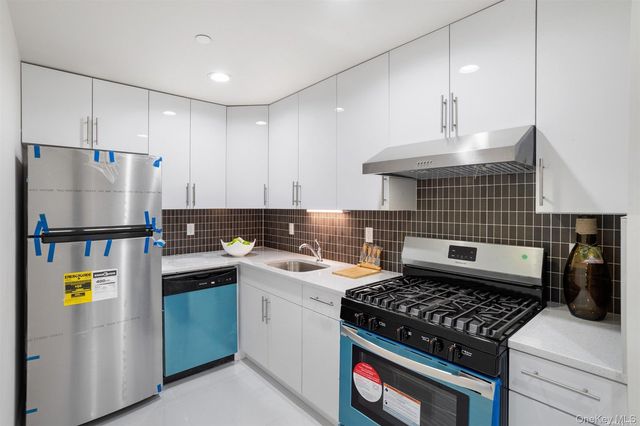 91-23 Corona Avenue 2E, Elmhurst, NY 11373