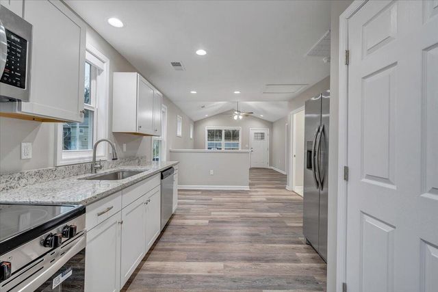 1424 Varnell AVE, Roanoke, VA 24012