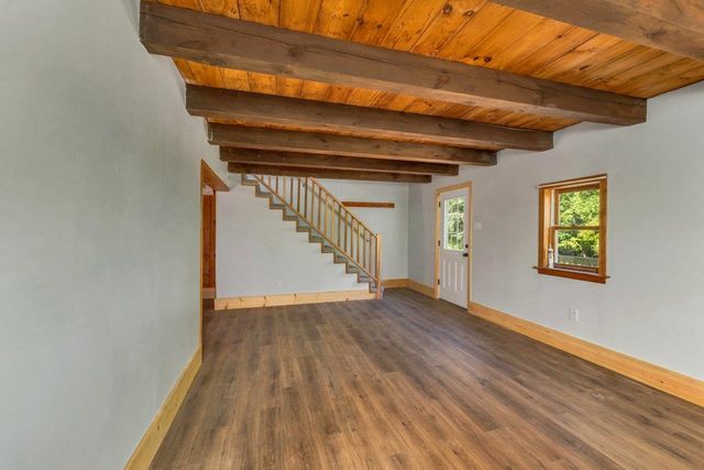 313 North Road, Barnstead, NH 03225