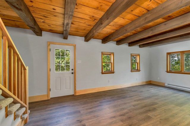 313 North Road, Barnstead, NH 03225