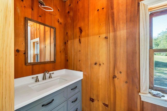 313 North Road, Barnstead, NH 03225