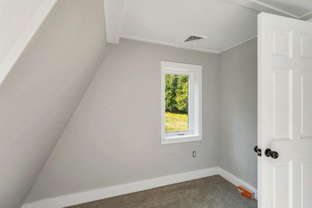 313 North Road, Barnstead, NH 03225