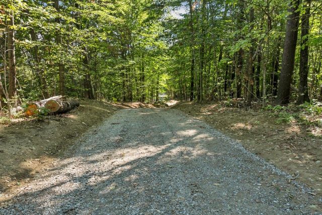 313 North Road, Barnstead, NH 03225