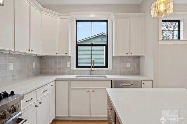 1211 King Street, Anacortes, WA 98221