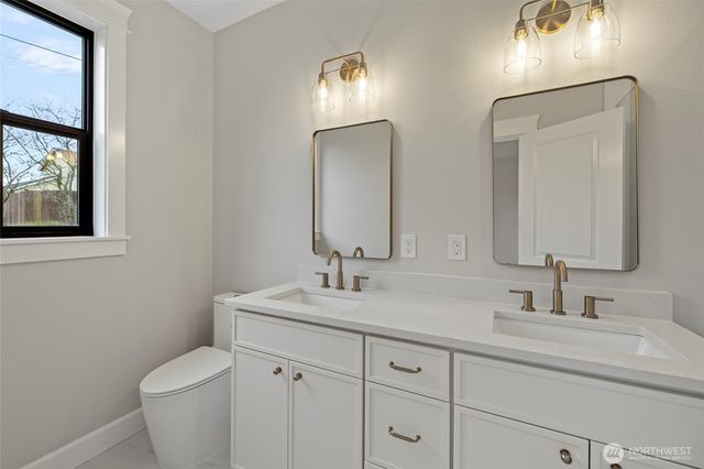 1211 King Street, Anacortes, WA 98221