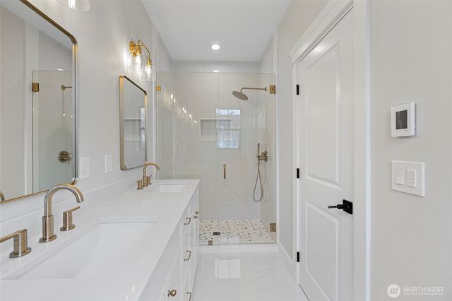 1211 King Street, Anacortes, WA 98221