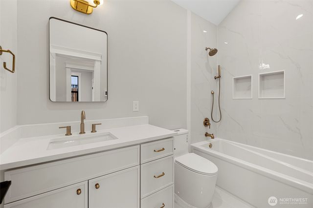 1211 King Street, Anacortes, WA 98221