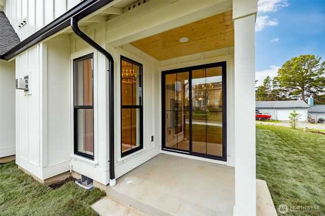 1211 King Street, Anacortes, WA 98221