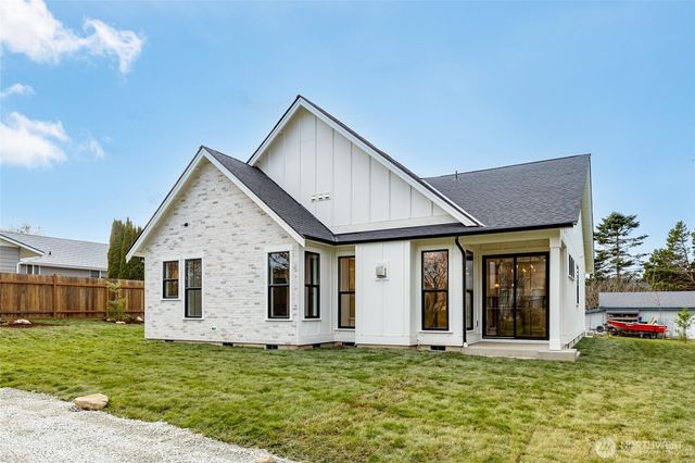 1211 King Street, Anacortes, WA 98221