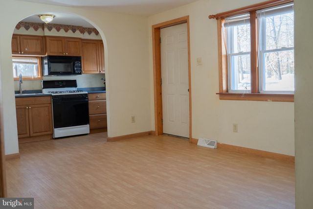 1452 COLES MILL RD, Williamstown, NJ 08094