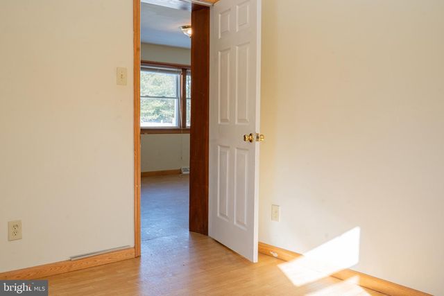 1452 COLES MILL RD, Williamstown, NJ 08094