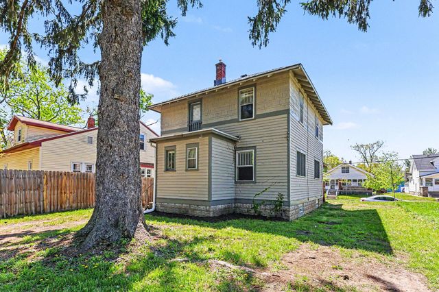 1047 Oakdale Street SE, Grand Rapids, MI 49507