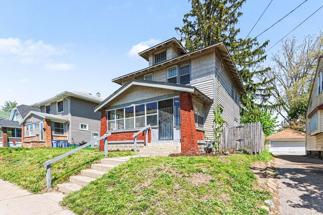 1047 Oakdale Street SE, Grand Rapids, MI 49507