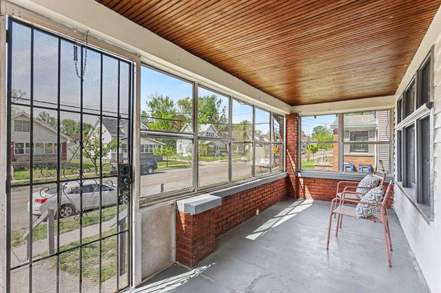 1047 Oakdale Street SE, Grand Rapids, MI 49507