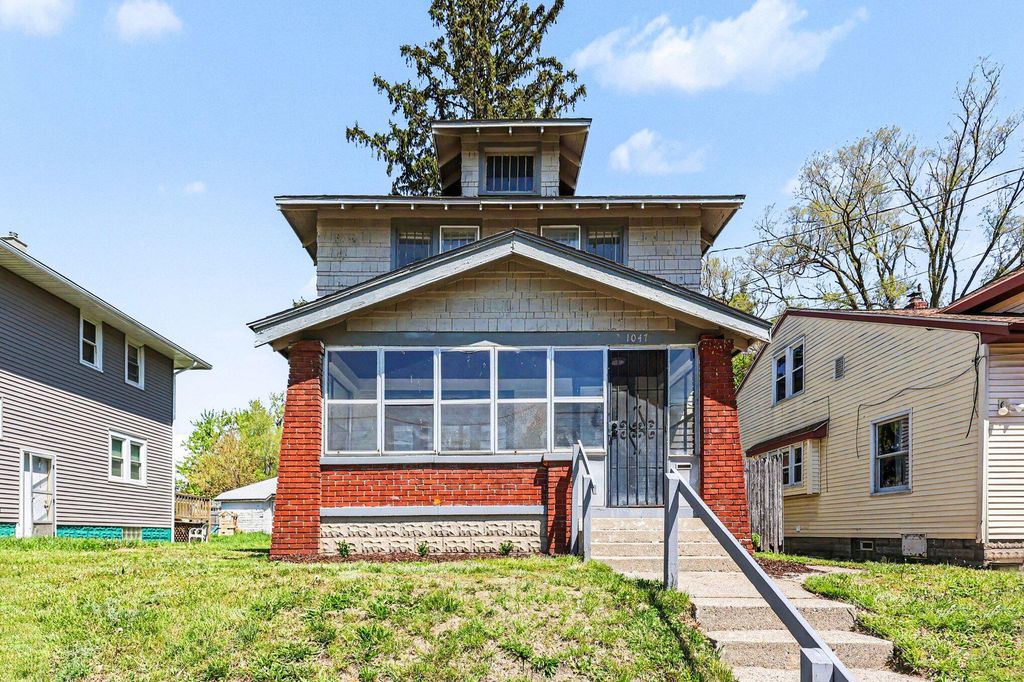 1047 Oakdale Street SE, Grand Rapids, MI 49507