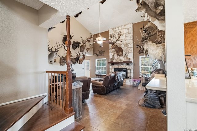 3940 us highway 90, Hondo, TX 78861