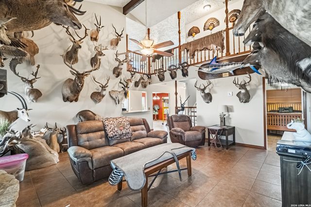 3940 us highway 90, Hondo, TX 78861